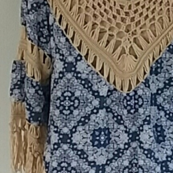 Beatiful Umgee Crochet top - Picture 6 of 6